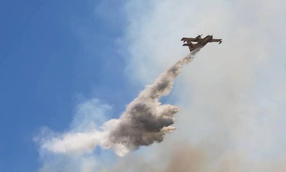 Εκτός ελέγχου η φωτιά στο Άγιον Όρος - Μεγάλη κινητοποίηση της Πυροσβεστικής